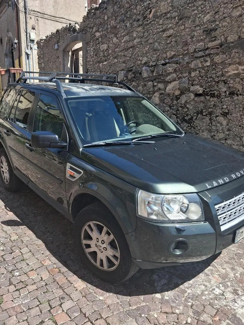 Land Rover Freelander 2008 photo 2