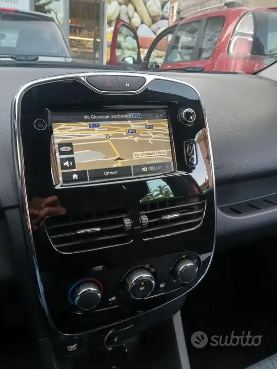 Renault Clio 2012 photo 5