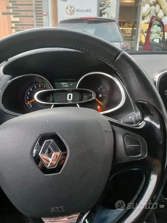Renault Clio 2012 photo 4
