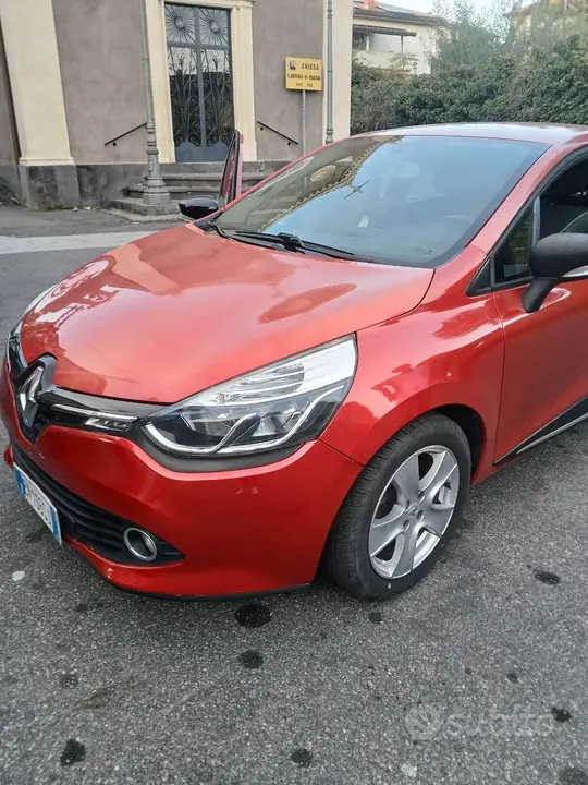Renault Clio 2012 photo 2