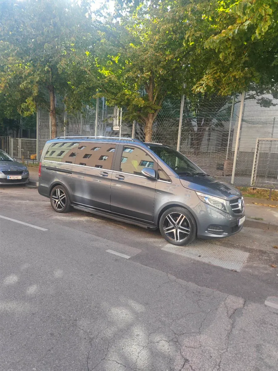 Mercedes-Benz V-Class 2014 photo 2