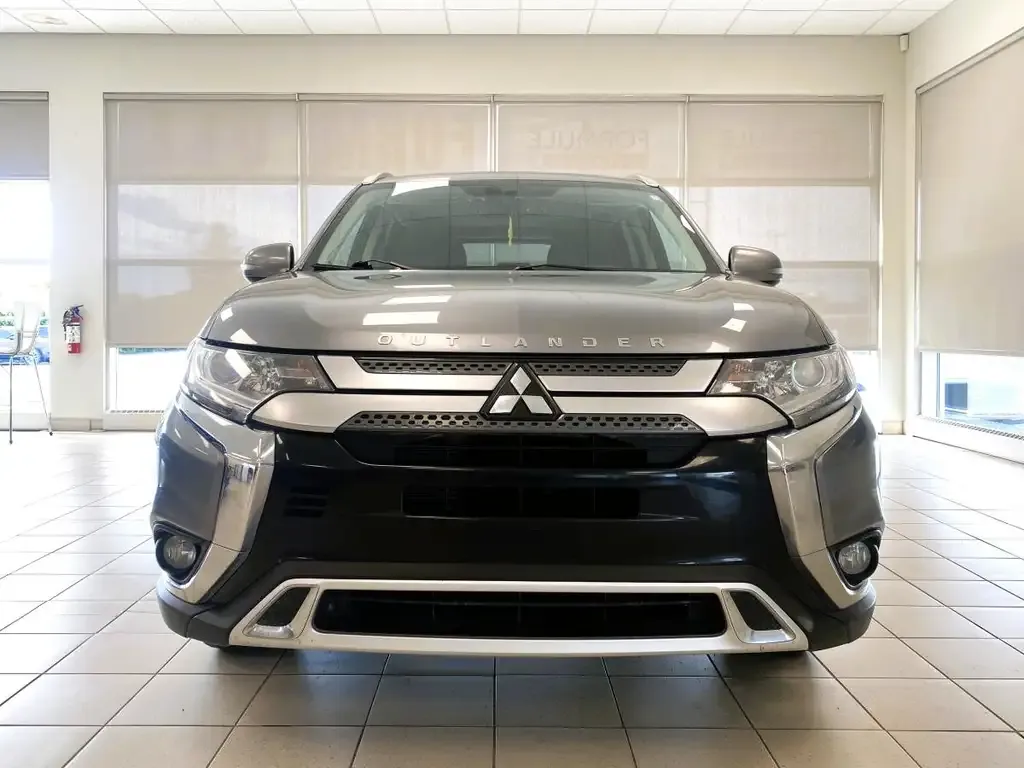 Mitsubishi Outlander 2020 photo 2
