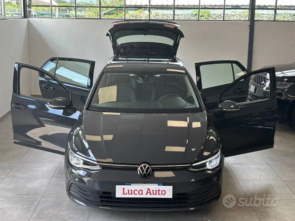 Volkswagen Golf 2022 photo 2