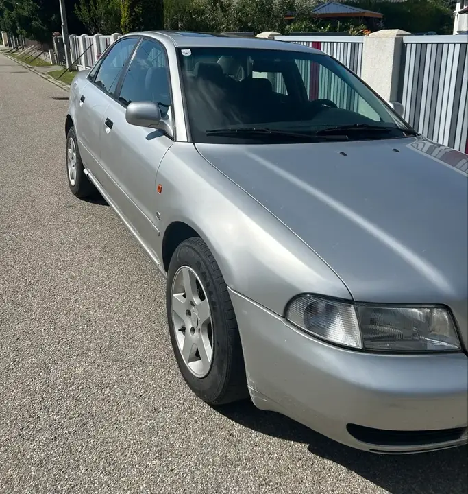 Audi A4 1995 photo 2
