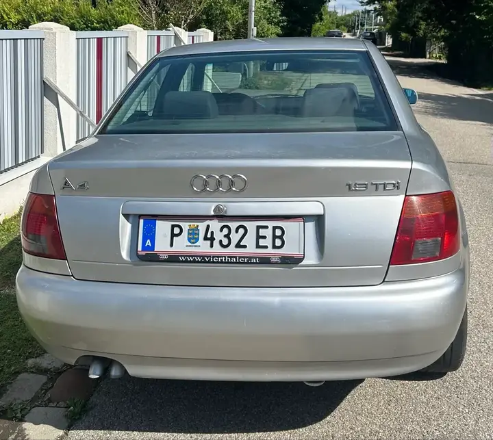 Audi A4 1995 photo 3