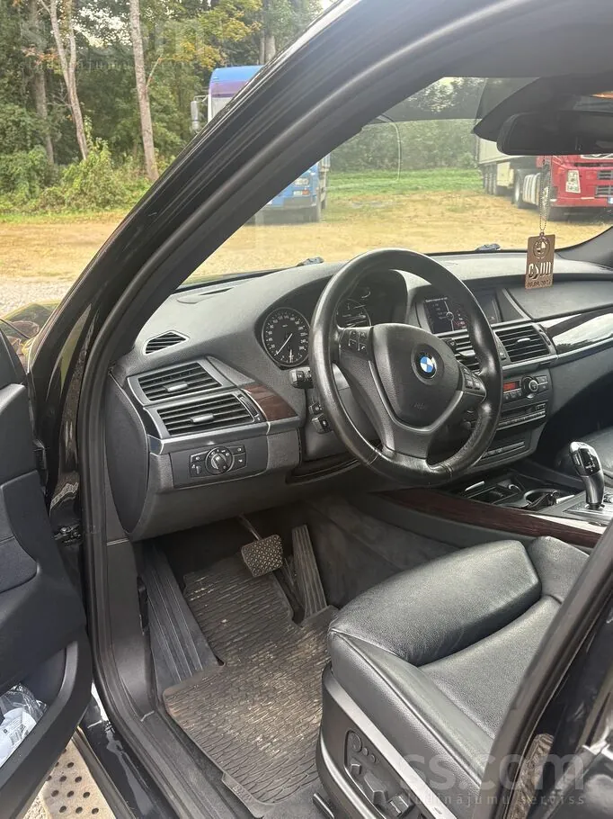 BMW X5 2011 photo 5