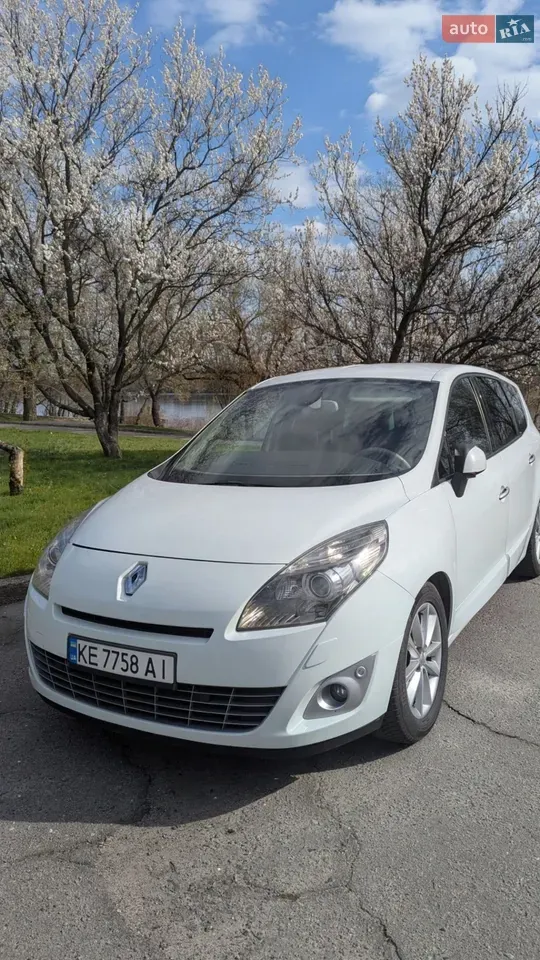 Renault Grand Scenic 2009 photo 2