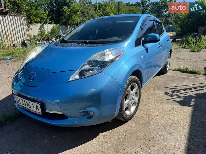 Nissan Leaf 2011 photo 2