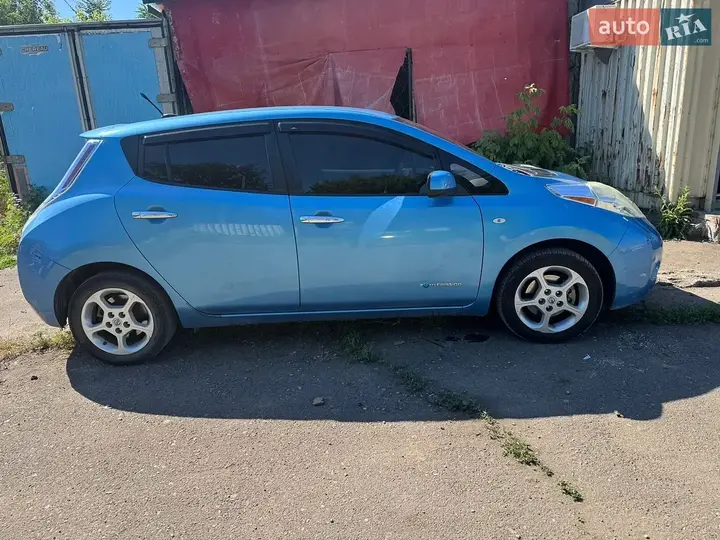 Nissan Leaf 2011 photo 3