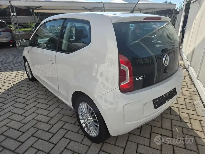 Volkswagen Up 2013 photo 5