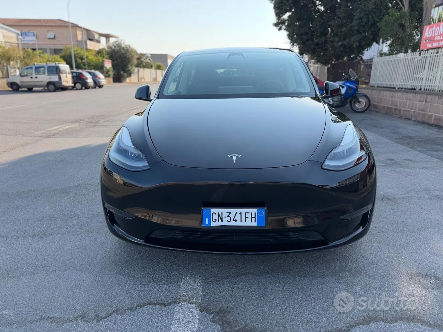 Tesla Model Y 2023 photo 2