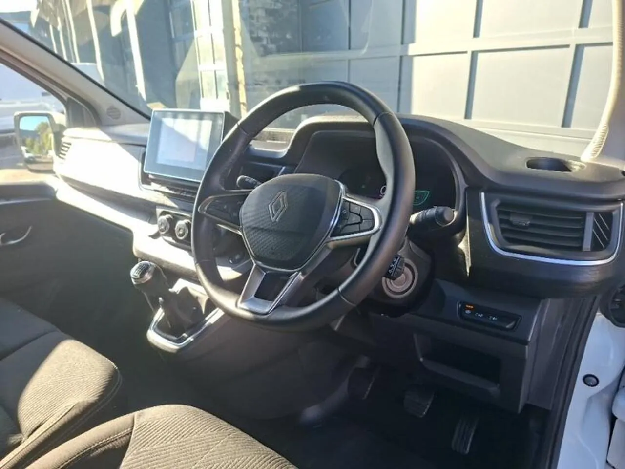 Renault Trafic 2024 photo 3