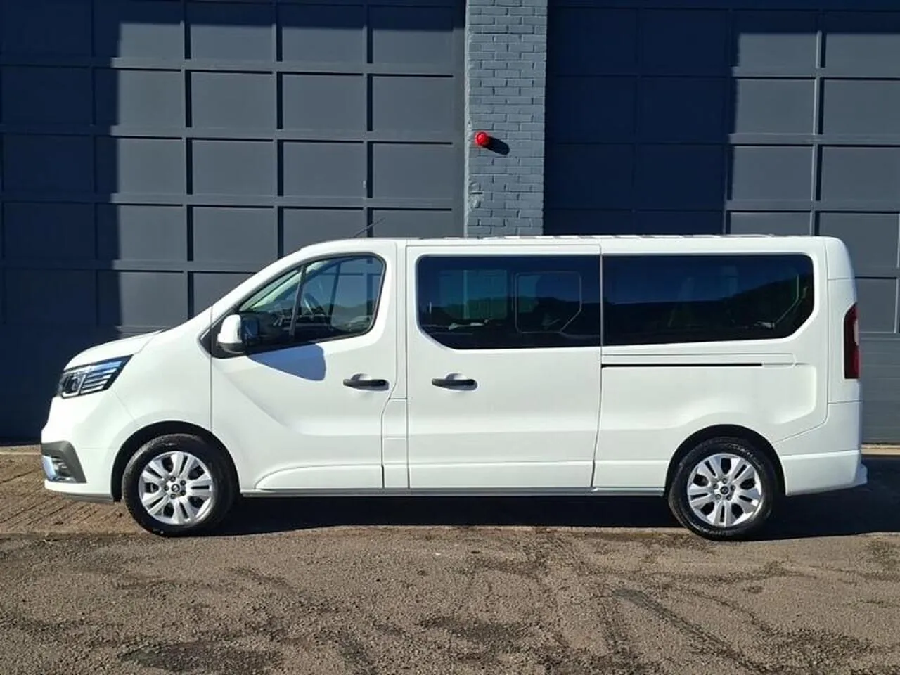 Renault Trafic 2024 photo 4