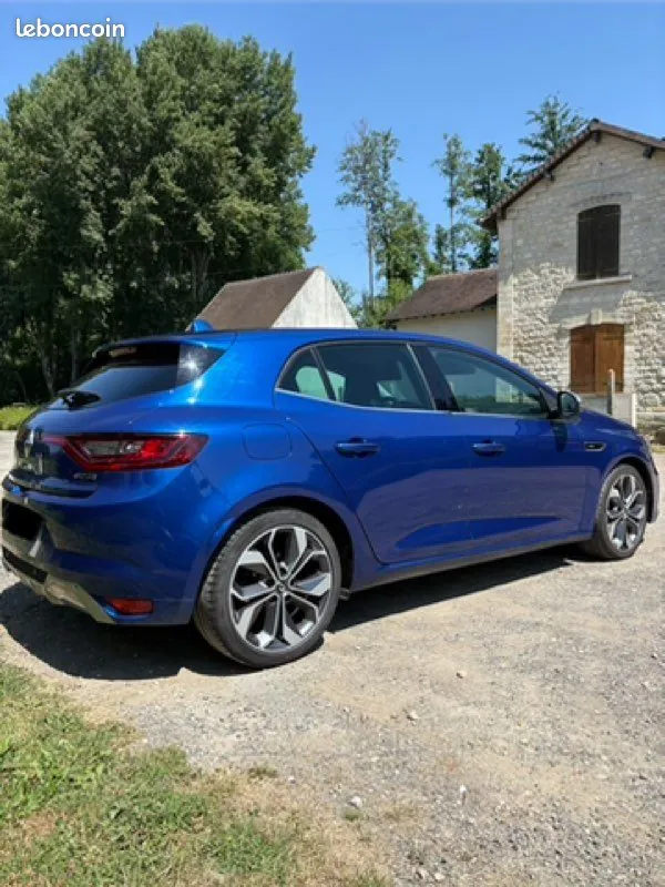 Renault Megane 2017 photo 2