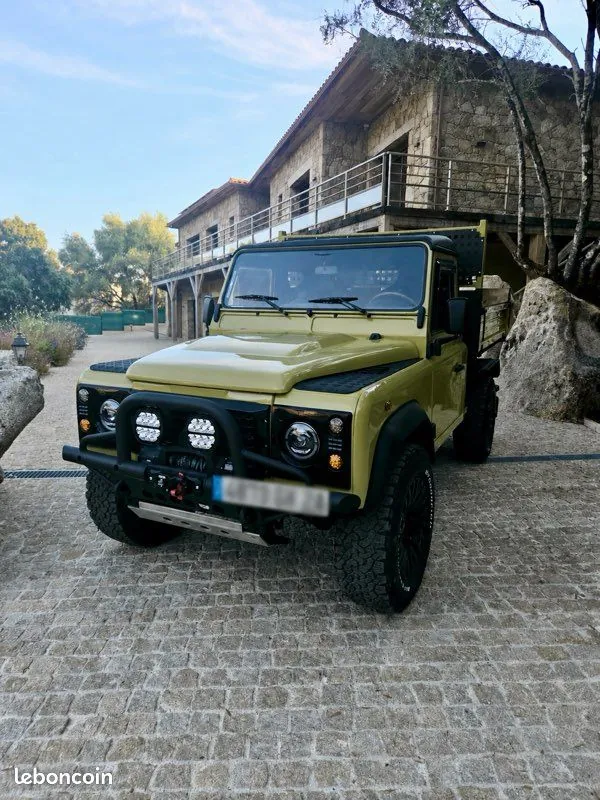 Land Rover Defender 2008 photo 2