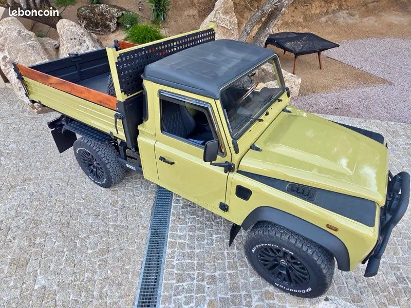 Land Rover Defender 2008 photo 4