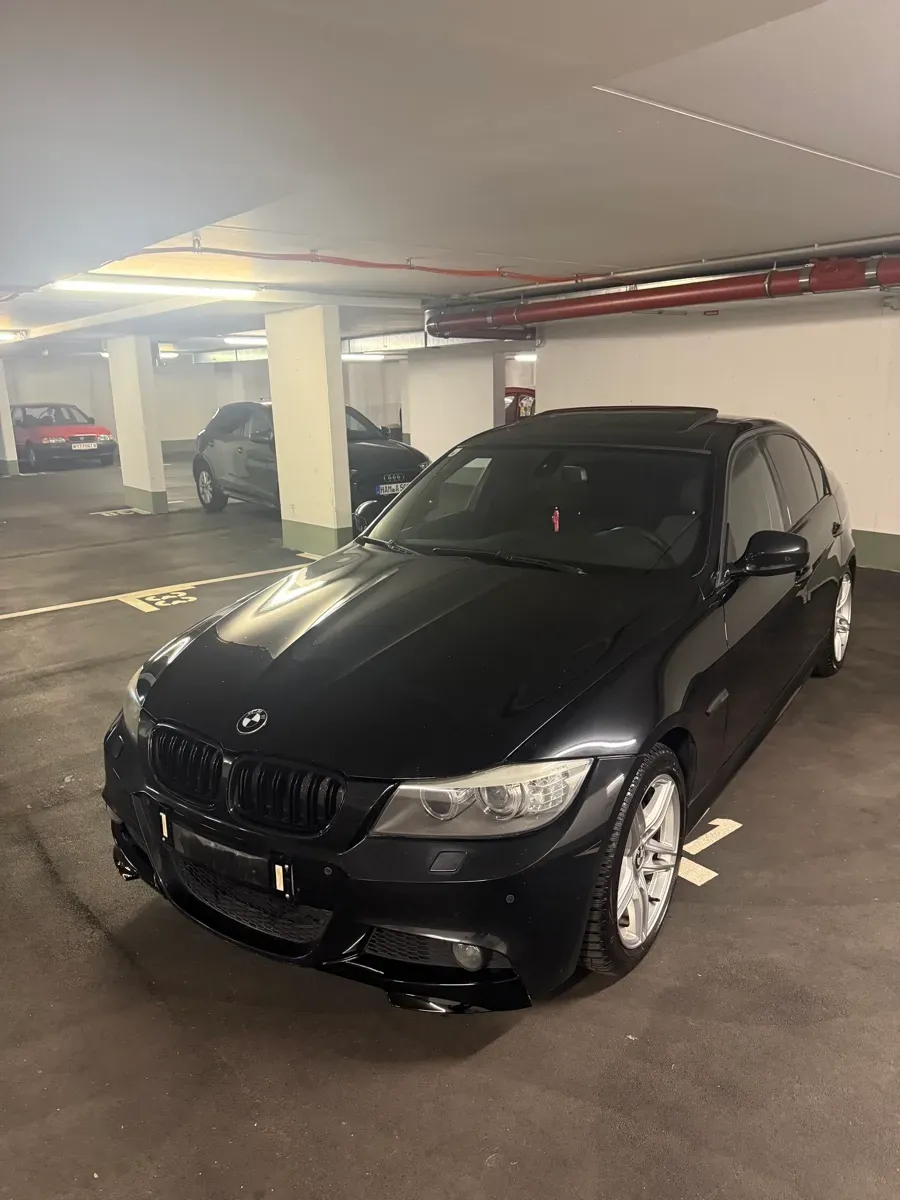 BMW 3 Series 2009 photo 2