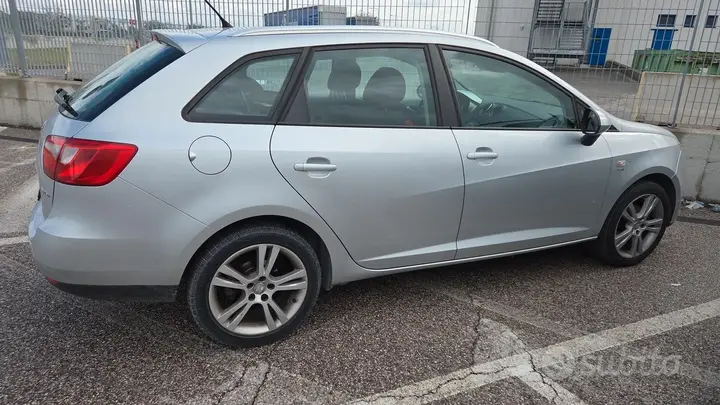 Seat Ibiza 2011 photo 3