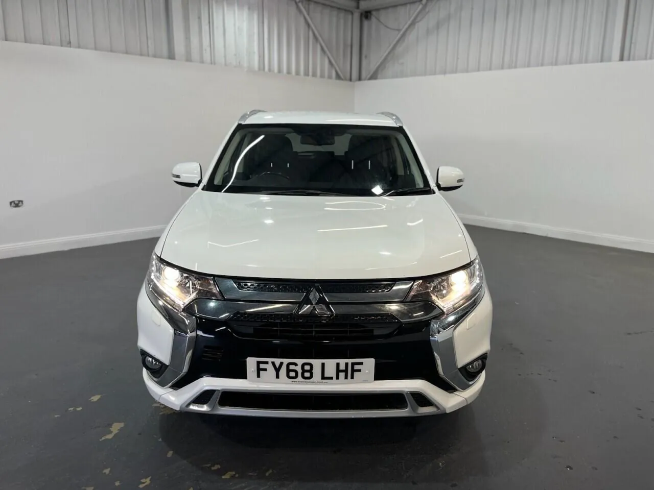 Mitsubishi Outlander 2018 photo 2