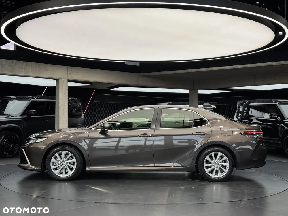 Toyota Camry 2023 photo 2
