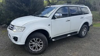 Mitsubishi Challenger 2015 photo 2