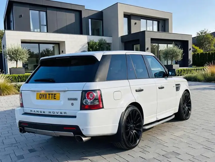 Land Rover Range Rover Sport 2011 photo 3