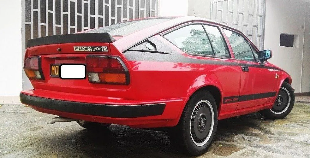Alfa Romeo Gtv 1981 photo 2