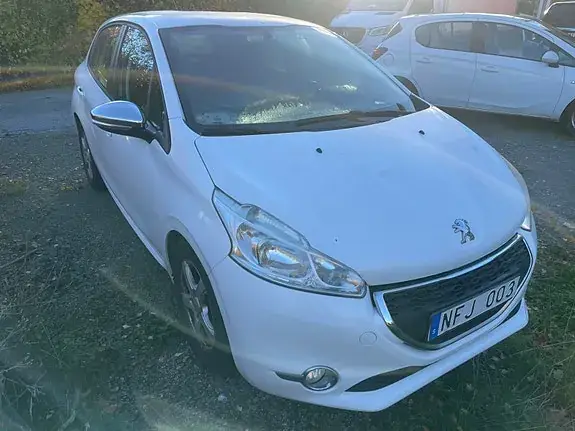 Peugeot 208 2012 photo 5