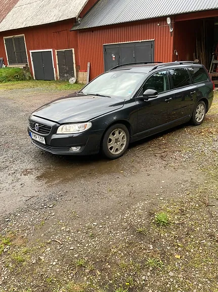 Volvo V70 2015 photo 2