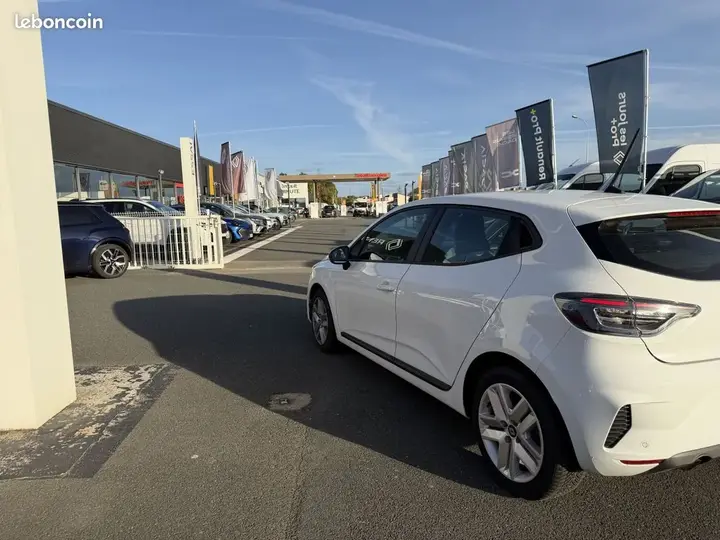 Renault Clio 2025 photo 2