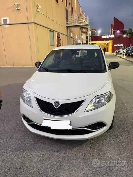 Lancia Ypsilon