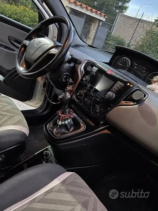 Lancia Ypsilon 2014 photo 4