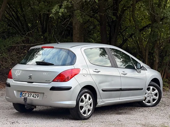 Peugeot 308 2008 photo 2