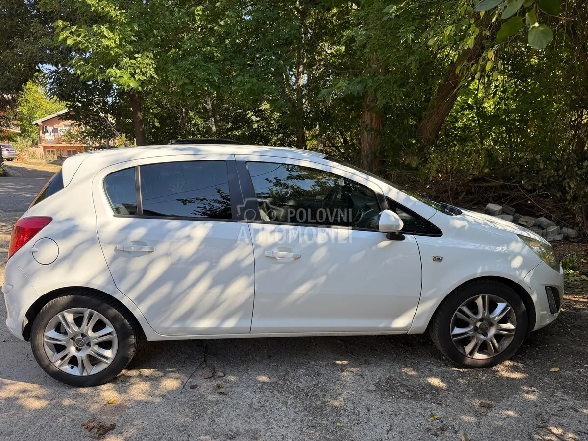 Opel Corsa D 2011 photo 4