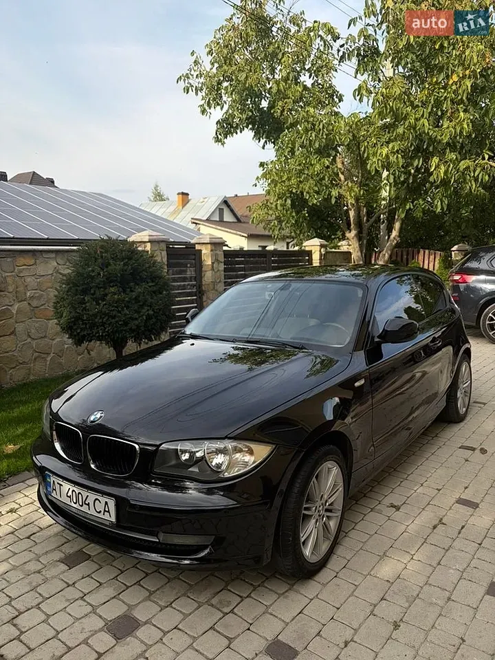 BMW 1 Series 2010 photo 2