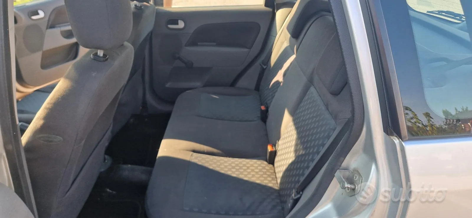 Ford Fiesta 2003 photo 5