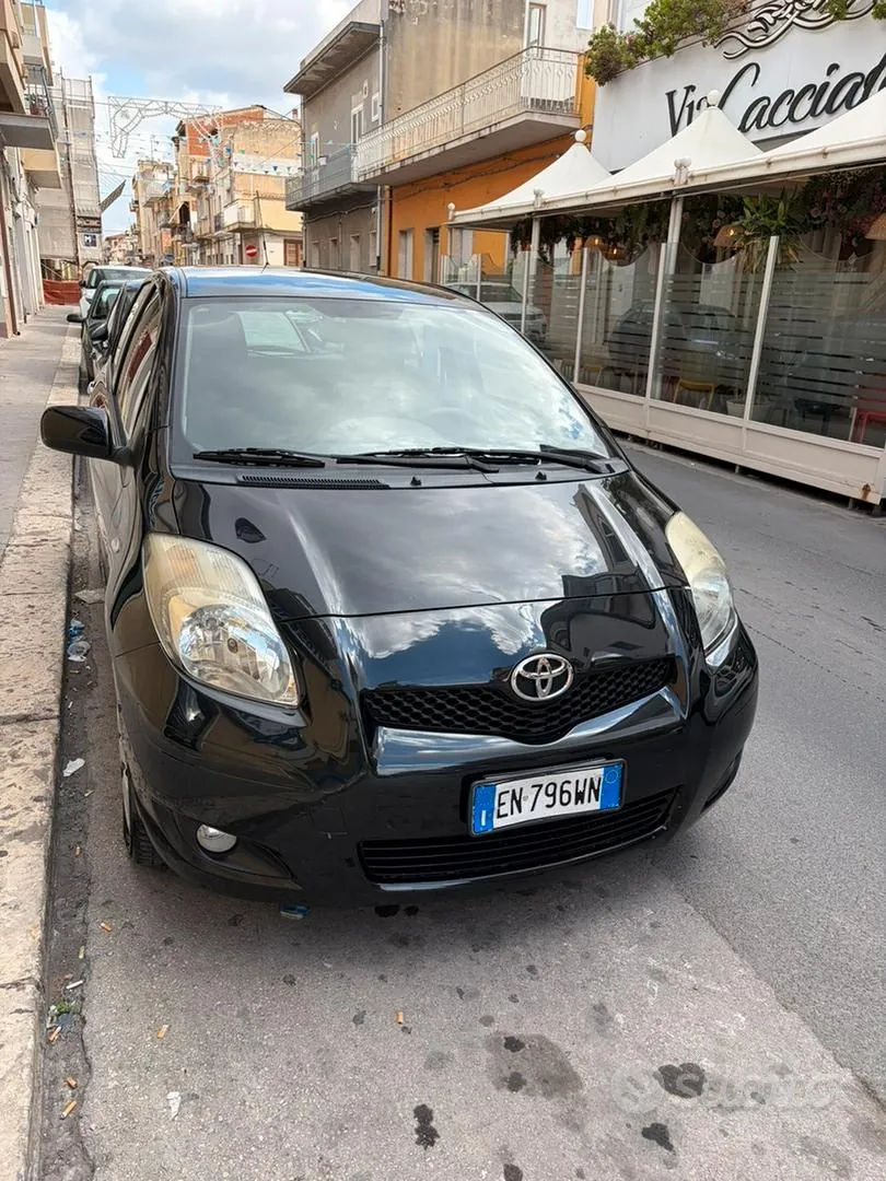 Toyota Yaris 2010 photo 2