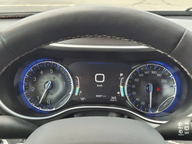 Chrysler Pacifica 2024 photo 3
