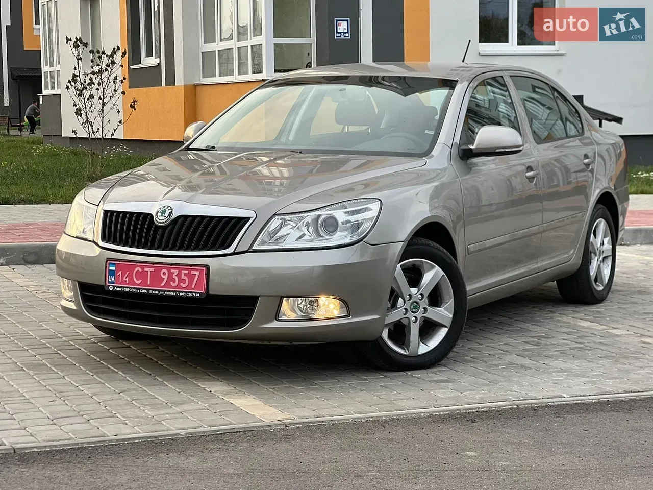 Skoda Octavia 2011 photo 2