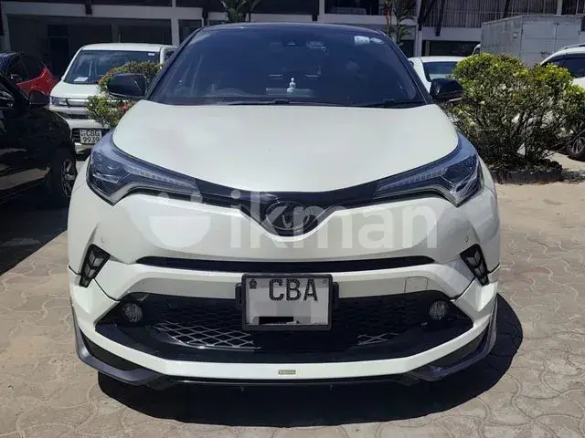 Toyota C-Hr 2018 photo 2