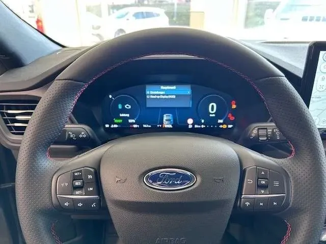 Ford Kuga 2025 photo 2