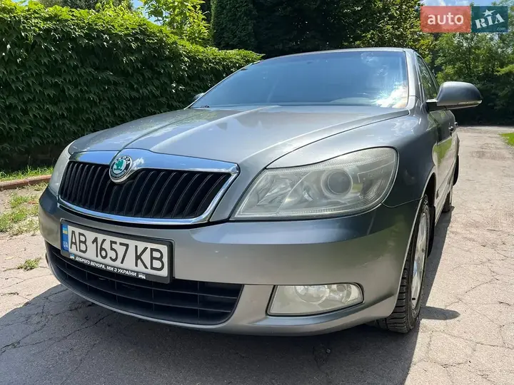 Skoda Octavia 2011 photo 2