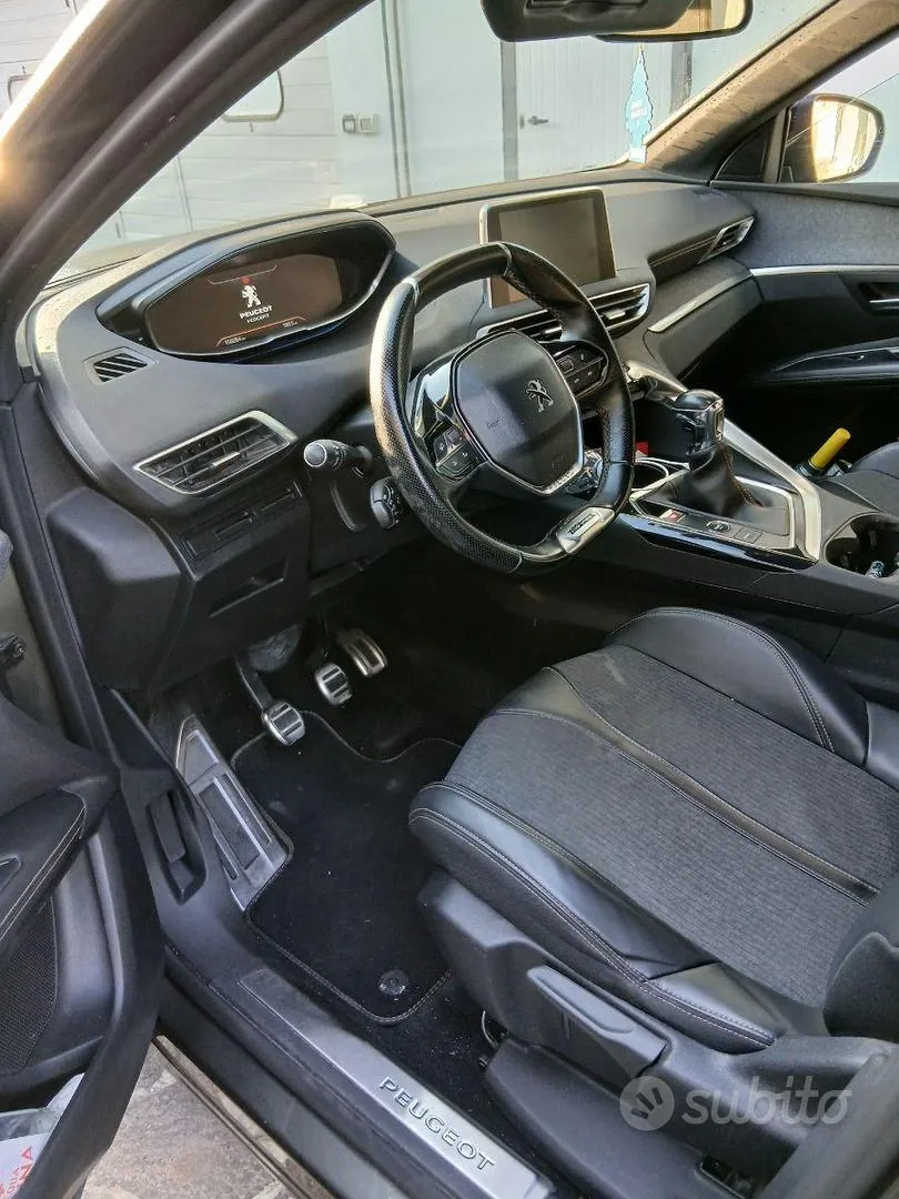 Peugeot 3008 2018 photo 2