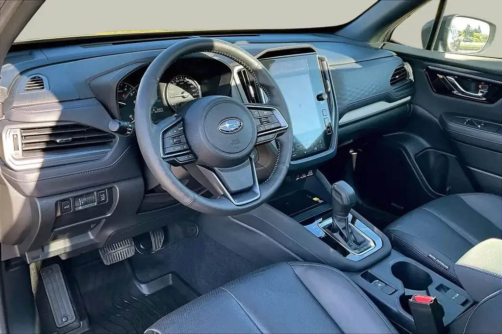 Subaru Forester 2025 photo 2