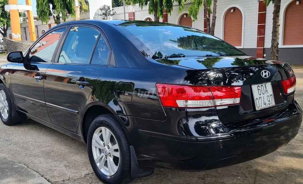 Hyundai Sonata 2009 photo 2