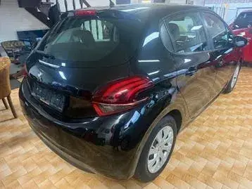 Peugeot 208 2016 photo 3
