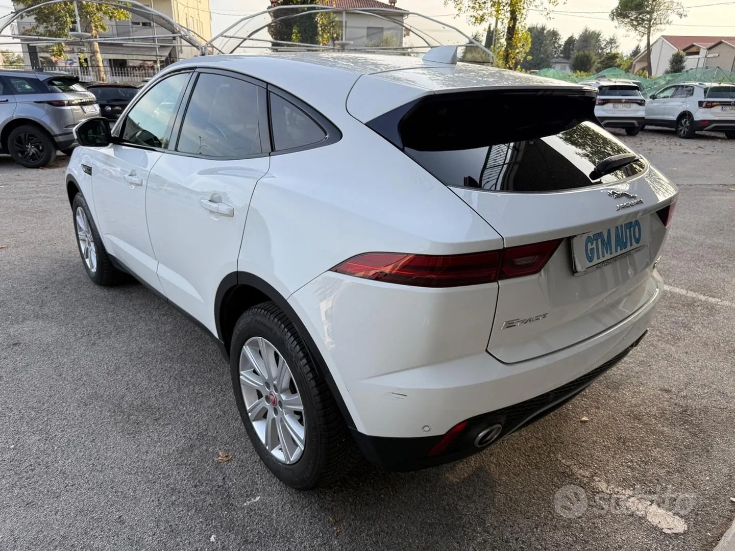 Jaguar E-Pace 2019 photo 4