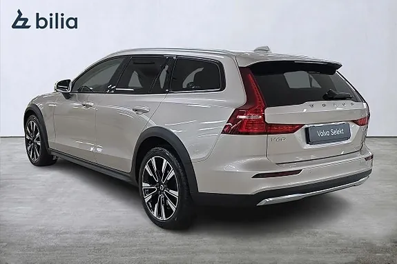 Volvo V60 Cross Country 2024 photo 2