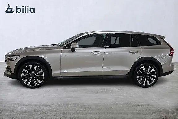 Volvo V60 Cross Country 2024 photo 3