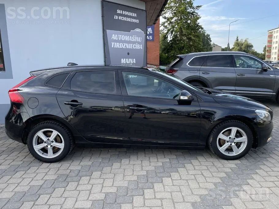 Volvo V40 2013 photo 2